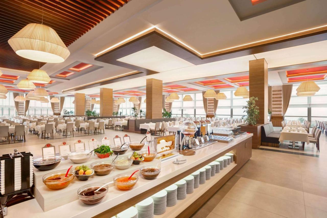 Ramada Plaza By Wyndham Rize Ξενοδοχείο Εξωτερικό φωτογραφία The buffet at the hotel