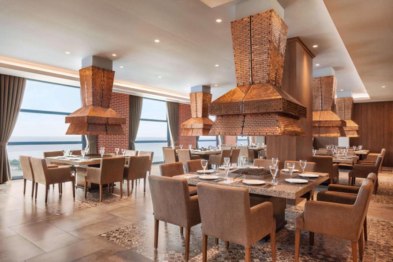 Ramada Plaza By Wyndham Rize Ξενοδοχείο Εξωτερικό φωτογραφία The restaurant